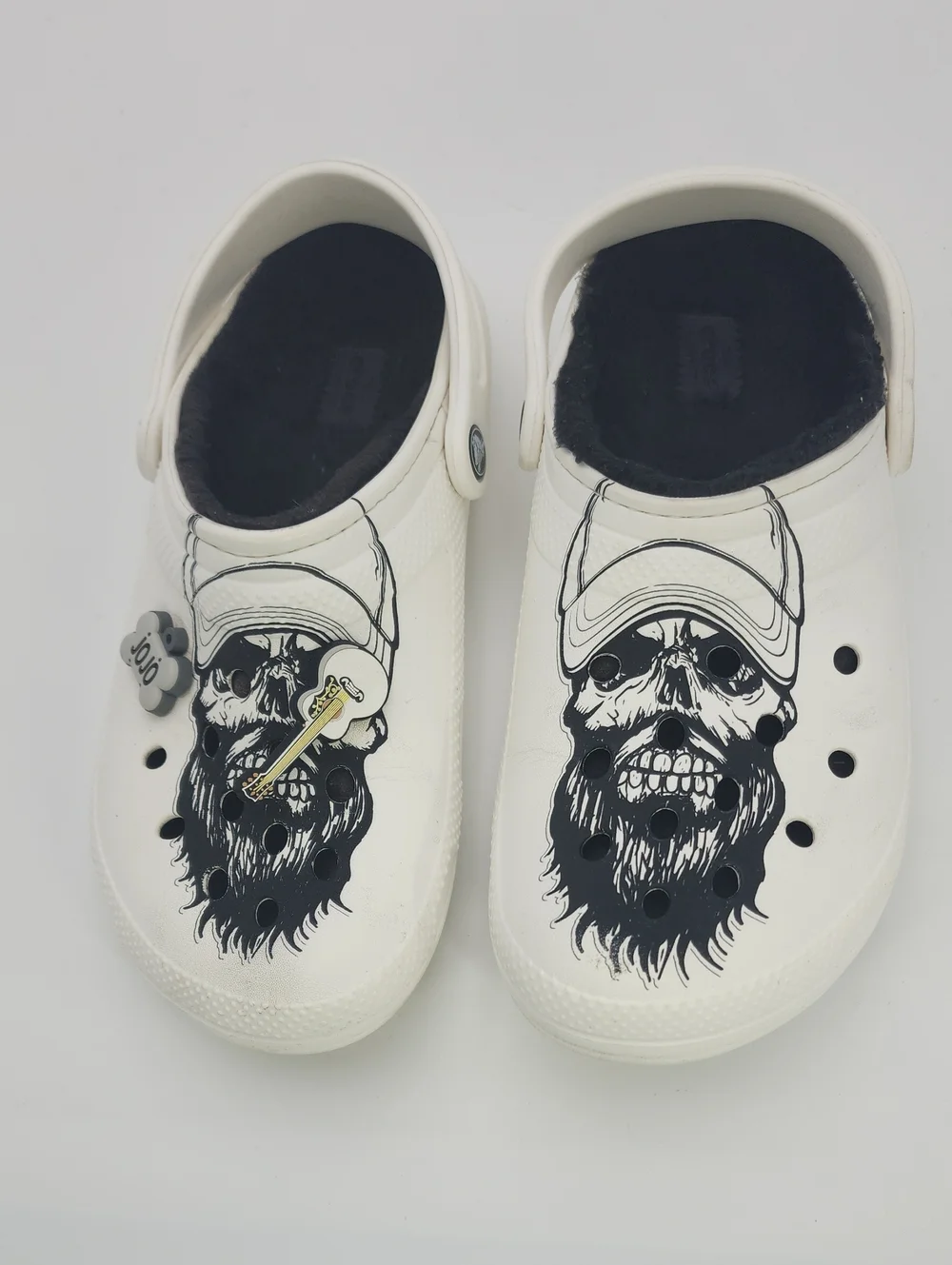 Luke Combs /Crocs Classic Limited Edition Skully White/ Black Lined Clogs M8 W10